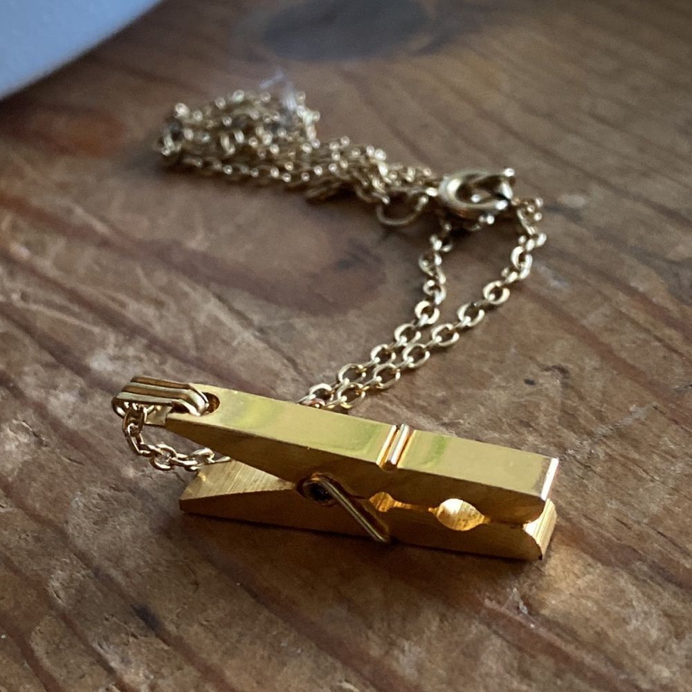 💛 Gold Plated Clothes Pin Necklace